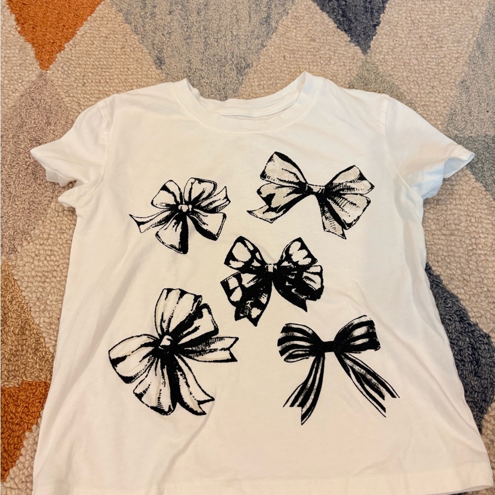 GAP White Tee with Black Bow Designs